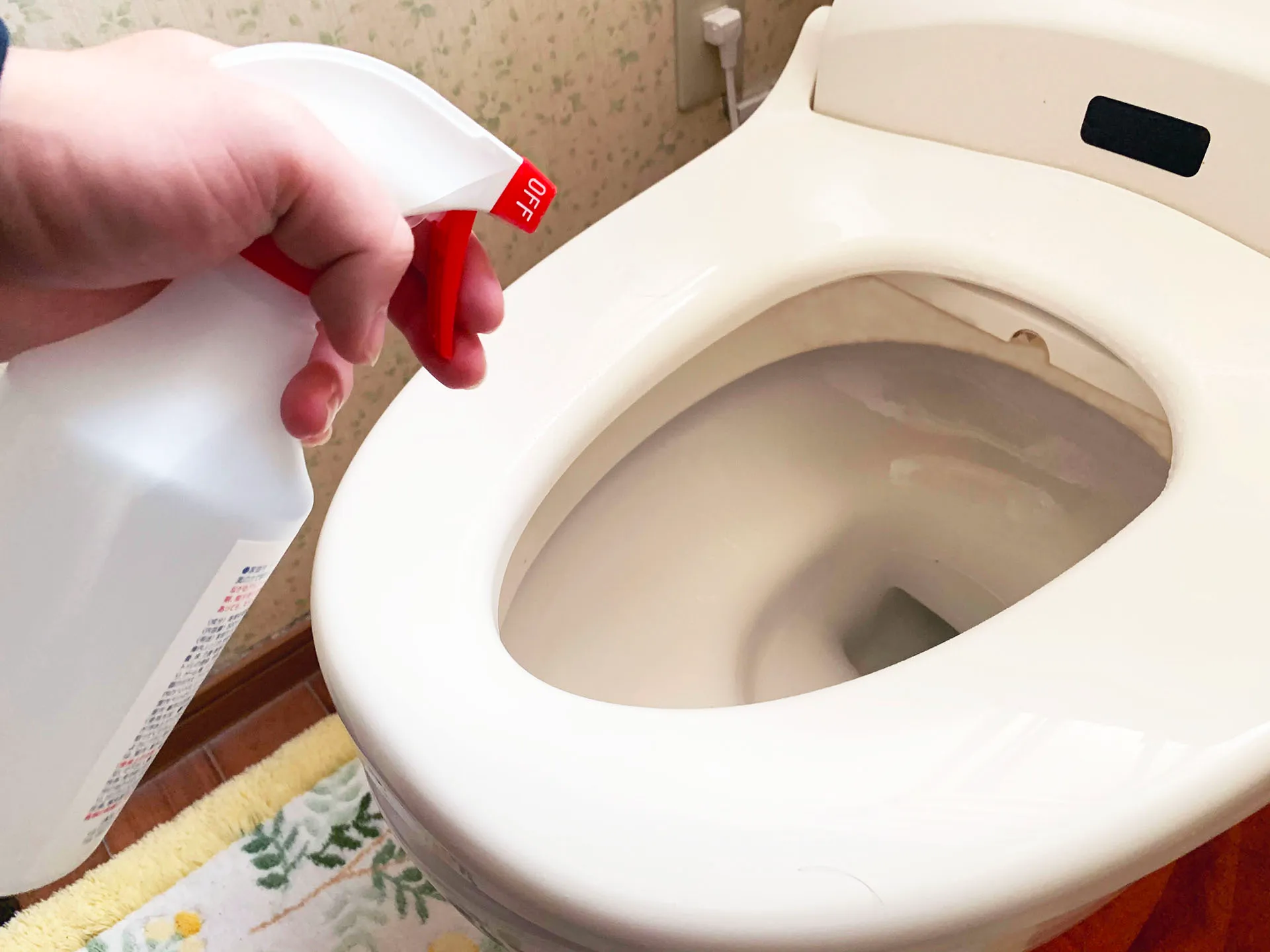 エコスーパークリーナー／マジカルウォーターでトイレを清潔に！